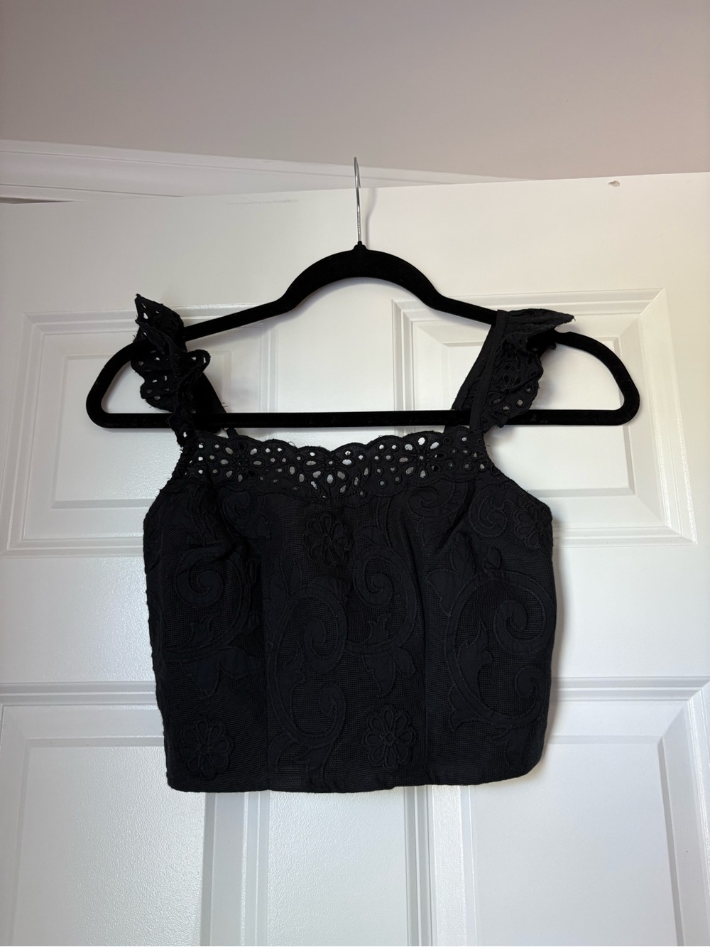 Abercrombie & Fitch Black Eyelet Cropped Tank